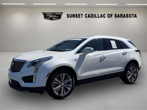 Certified 2025 Cadillac XT5 Premium Luxury AWD/4WD image 7