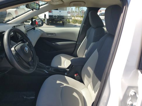 Used 2022 Toyota Corolla LE image 18