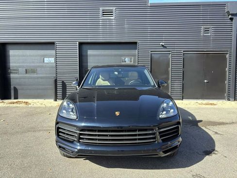 Certified 2022 Porsche Cayenne Platinum Edition image 13