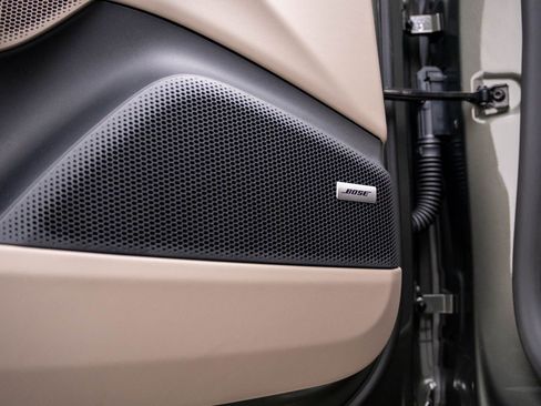 New 2026 Porsche Macan 4 Electric AWD/4WD image 17