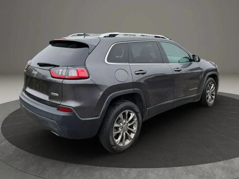 Used 2019 Jeep Cherokee Latitude Plus w/ Comfort/Convenience Group FWD image 3