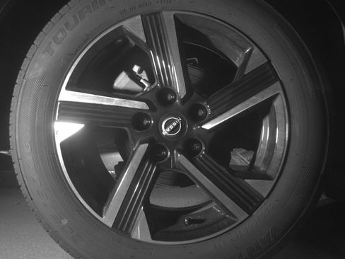 Used 2025 Nissan Sentra SV FWD image 15
