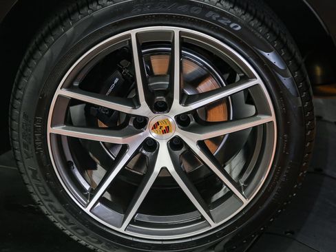 Certified 2026 Porsche Macan AWD/4WD image 14