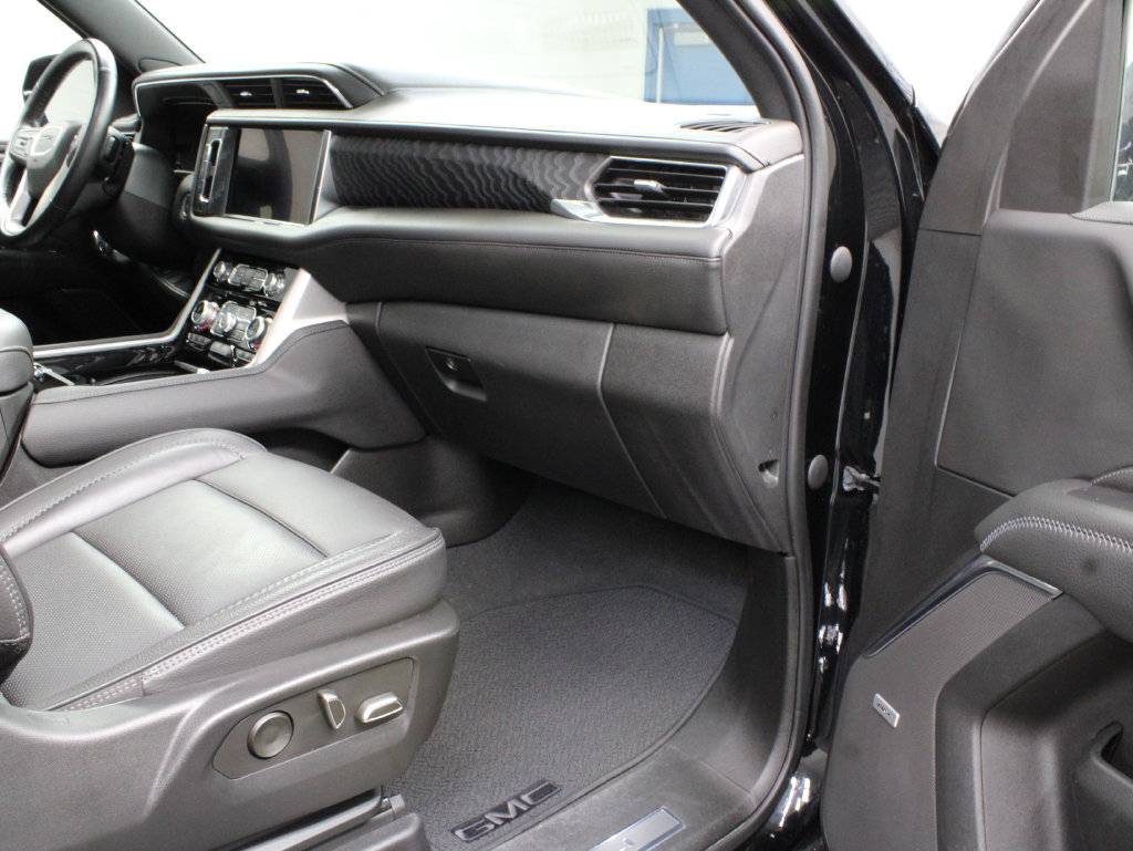 Used 2023 GMC Yukon XL Denali AWD/4WD image 40