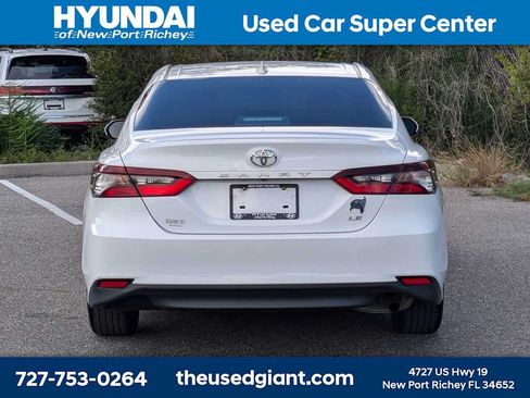 Used 2022 Toyota Camry LE FWD image 4