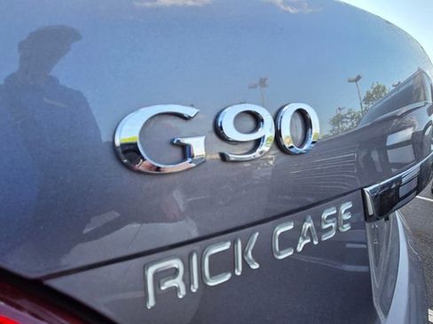 Used 2018 Genesis G90 5.0 Ultimate RWD image 11