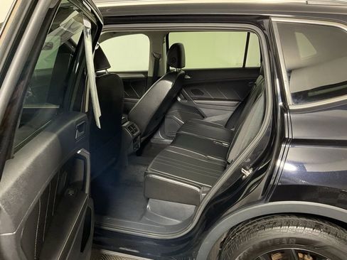 Used 2022 Volkswagen Tiguan SE AWD/4WD image 32