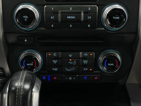 Used 2018 Ford F150 Platinum w/ Equipment Group 701A Luxury AWD/4WD image 25