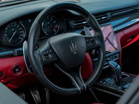 Used 2022 Maserati Quattroporte Trofeo RWD image 13