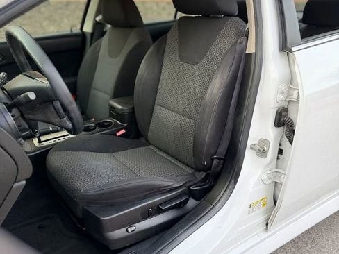 Used 2010 Pontiac G6 Sedan 4D image 13