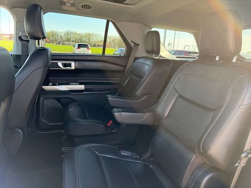 Used 2023 Ford Explorer XLT w/ Equipment Group 202A image 28