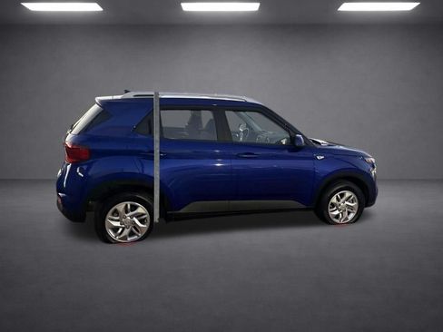 Used 2020 Hyundai Venue SEL FWD image 18