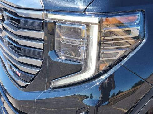 Used 2024 GMC Sierra 1500 AT4 w/ Technology Package AWD/4WD image 10