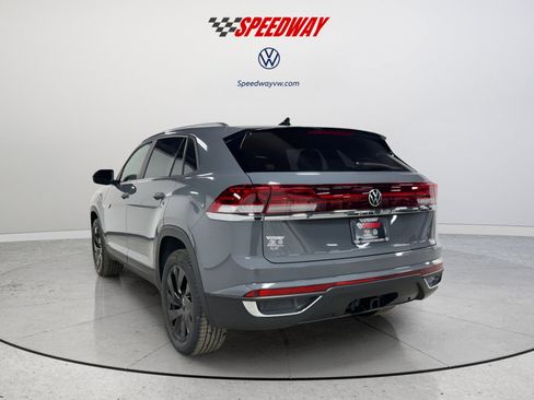 New 2026 Volkswagen Atlas Cross Sport SE FWD image 5