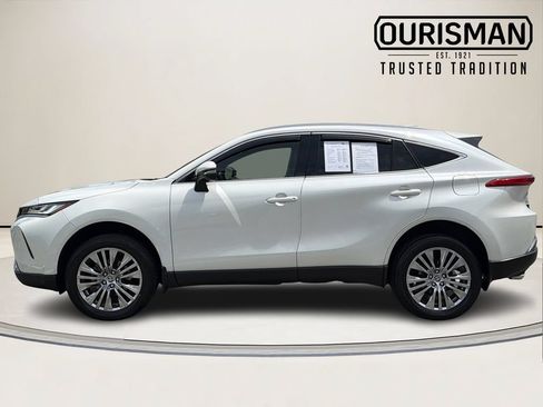 Used 2022 Toyota Venza XLE AWD/4WD image 3