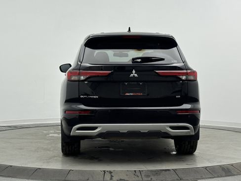 Used 2023 Mitsubishi Outlander SE image 10