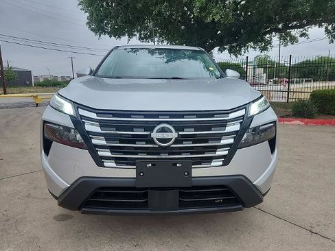 Used 2024 Nissan Rogue SV image 8