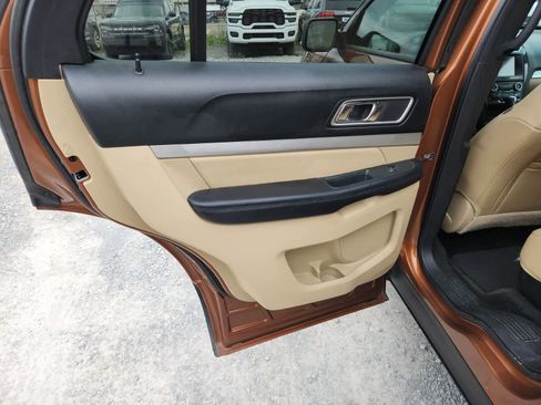Used 2017 Ford Explorer XLT w/ Equipment Group 202A image 27