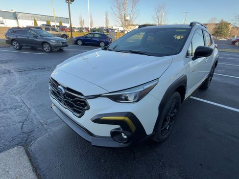 Certified 2025 Subaru Crosstrek 2.5i Sport w/ Crosstrek Mirror Package image 7