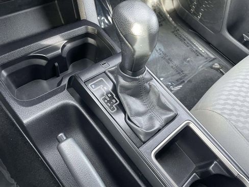 Used 2022 Toyota Tacoma SR image 41