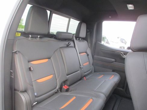 Used 2025 GMC Sierra 1500 AT4 w/ AT4 Premium Package image 26