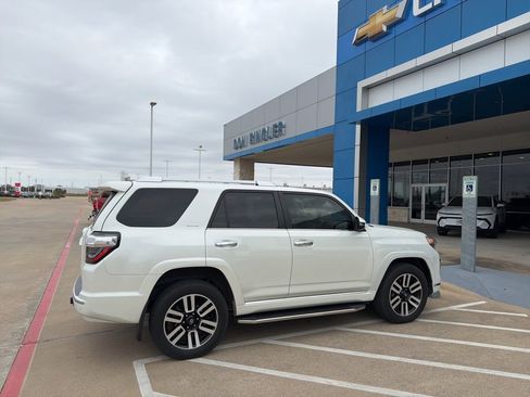Used 2022 Toyota 4Runner Limited image 2