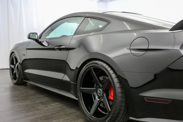 Used 2017 Ford Mustang GT Premium w/ GT Performance Package RWD image 28
