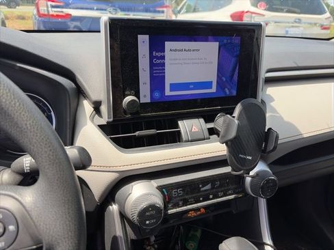 Used 2023 Toyota RAV4 XLE AWD/4WD image 5