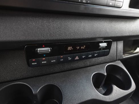 Used 2019 Mercedes-Benz Sprinter 2500 image 14