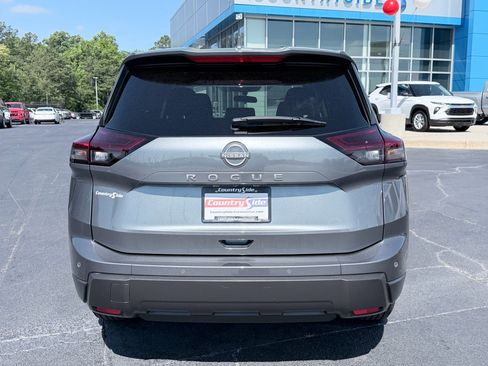 Used 2025 Nissan Rogue SV FWD image 8