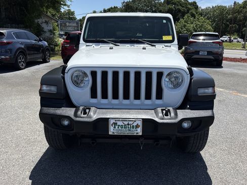 Used 2019 Jeep Wrangler Sport AWD/4WD image 8