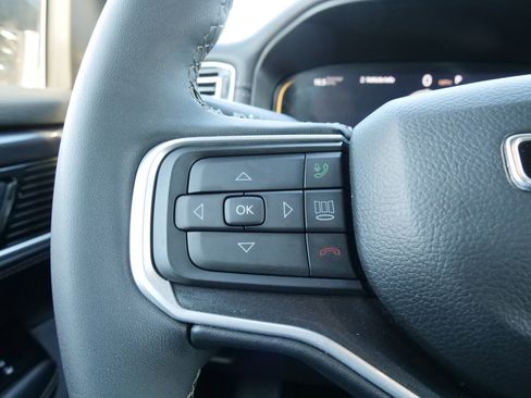 Used 2024 Jeep Wagoneer L 4WD image 23