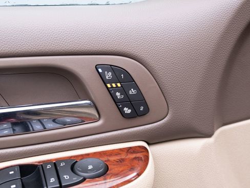 Used 2014 Chevrolet Tahoe LTZ image 16