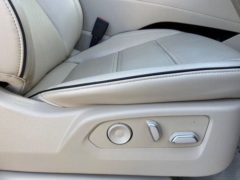 Used 2023 Cadillac Escalade ESV Premium Luxury image 21