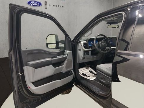 New 2026 Ford F250 XLT w/ XLT Premium Package AWD/4WD image 8