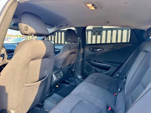 Used 2019 Chevrolet Malibu LT FWD image 12