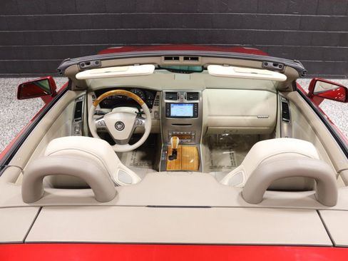 Used 2005 Cadillac XLR RWD image 43