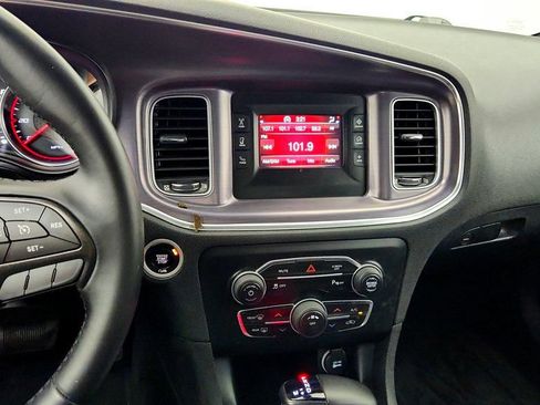 Used 2017 Dodge Charger SE w/ Popular Equipment Group RWD image 17