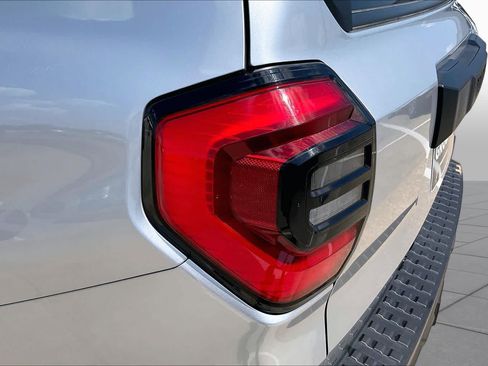 Used 2025 Toyota 4Runner SR5 AWD/4WD image 27