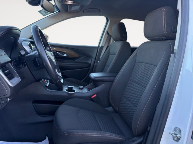 Used 2020 GMC Terrain SLE w/ Driver Convenience Package FWD image 9