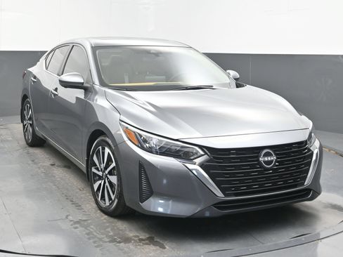 Certified 2024 Nissan Sentra SV w/ SV Premium Package FWD image 2