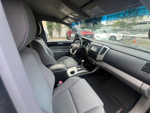 Used 2015 Toyota Tacoma 4x4 Access Cab V6 w/ TRD Off-Road Package image 26