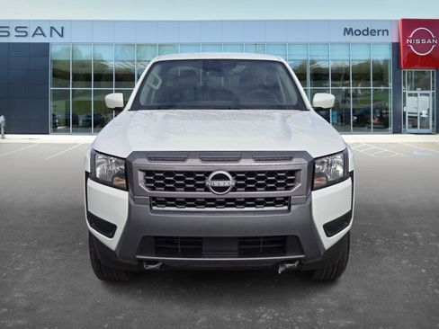 Certified 2025 Nissan Frontier SV image 2