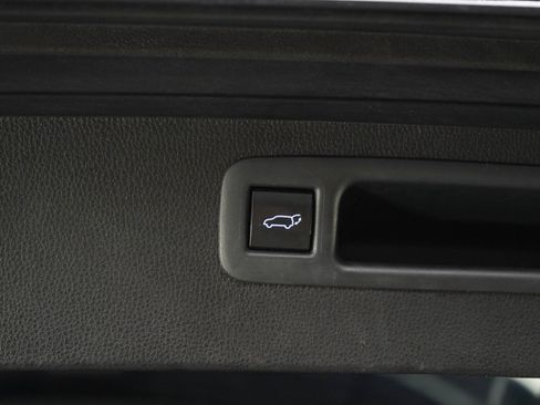 Used 2021 Toyota Highlander Platinum AWD/4WD image 17