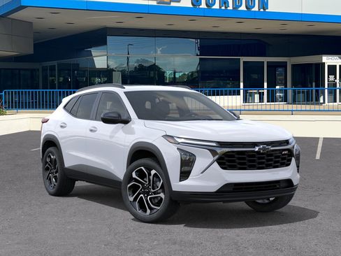 New 2026 Chevrolet Trax RS w/ Sunroof Package FWD image 7