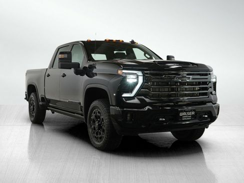 Used 2024 Chevrolet Silverado 3500 High Country w/ High Country Premium Package image 8