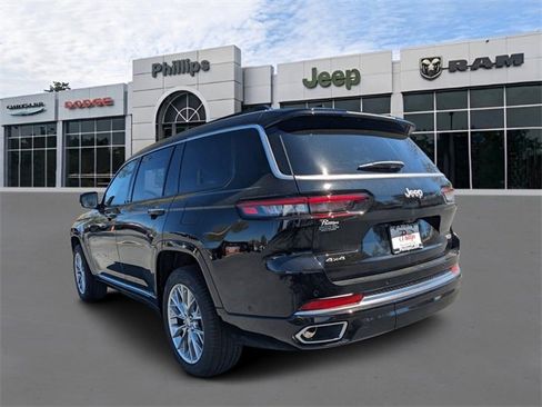 New 2025 Jeep Grand Cherokee L Summit w/ Luxury Tech Group V image 6
