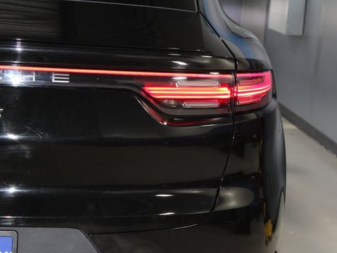 Used 2023 Porsche Cayenne S image 46