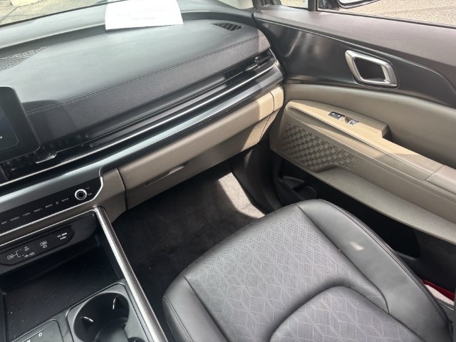 Used 2026 Kia Carnival LXS FWD image 16