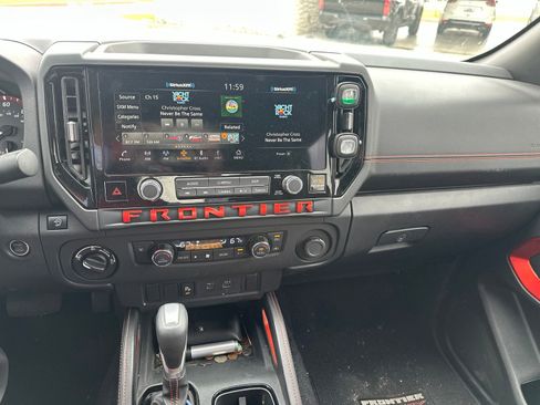 Used 2025 Nissan Frontier PRO-4X AWD/4WD image 5